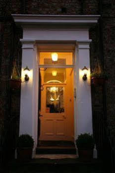 Blossoms York Guesthouse Extérieur photo